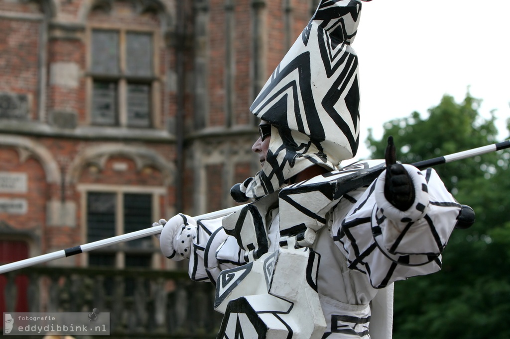 Deventer Op Stelten - 2009-07-03 - Zebra Stelzentheater 05_filtered - by Eddy Dibbink